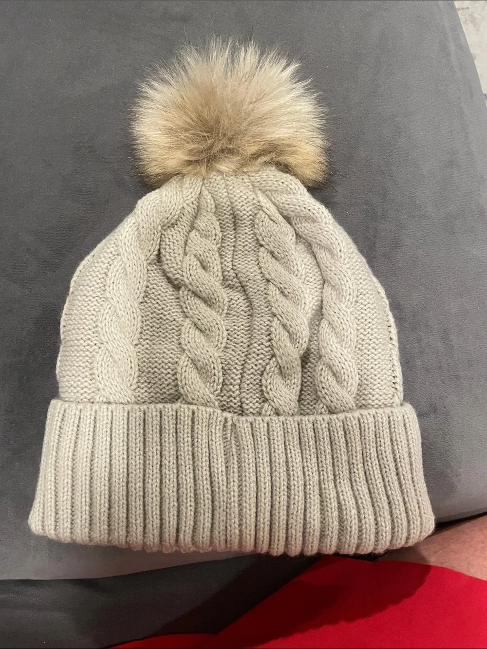 Women's Cream Cable Knit Pom Beanie